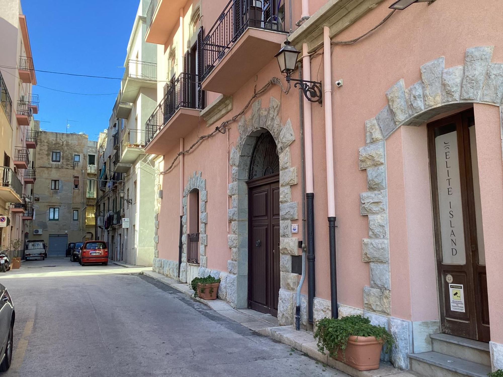 I Velieri Di Trapani Apartment Luaran gambar